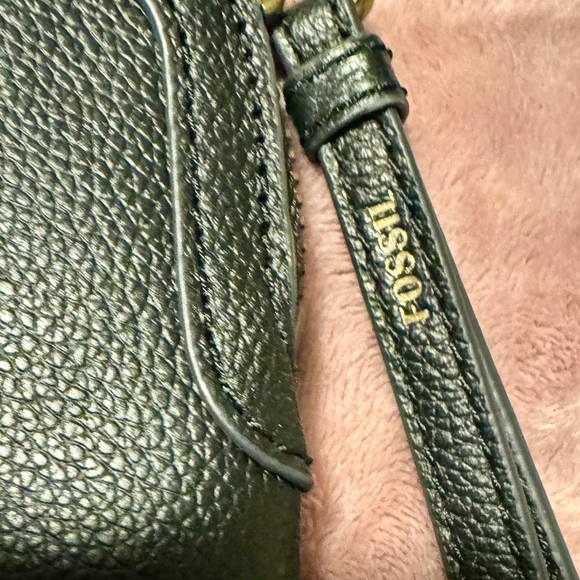 Sold🌟New w/tags Black Leather Fossil Wristlet - Picture 3 of 5